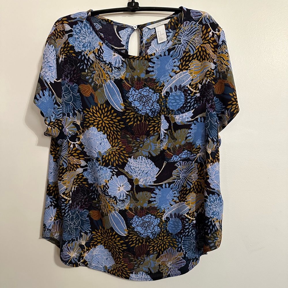 H&M Blue Floral Print Top with Rounded Neckline and Cap Sleeves, Size 14